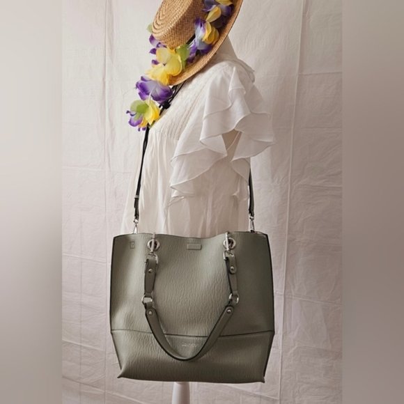 CALVIN KLEIN  Tote - Picture 1 of 10